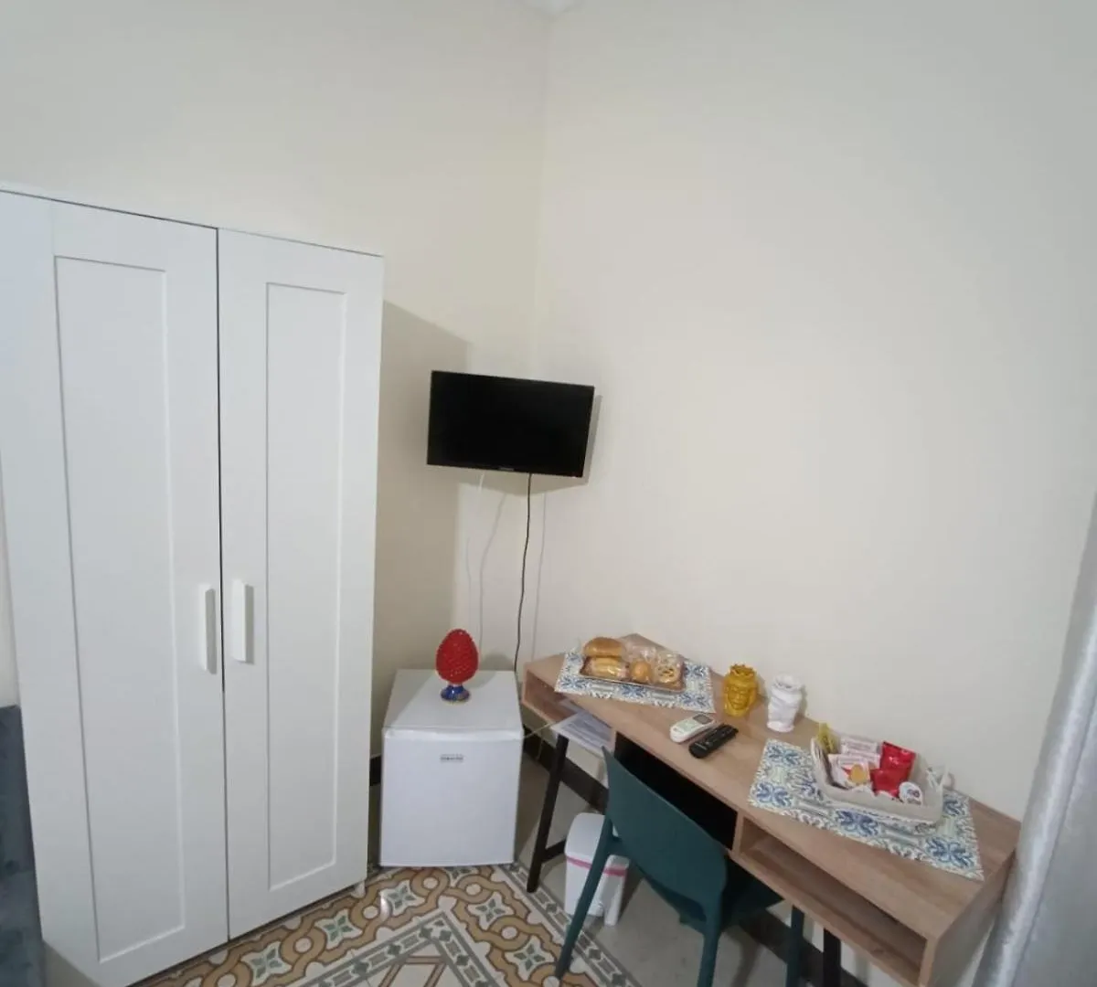 Room Sixty One Palermo 0*,  Italy